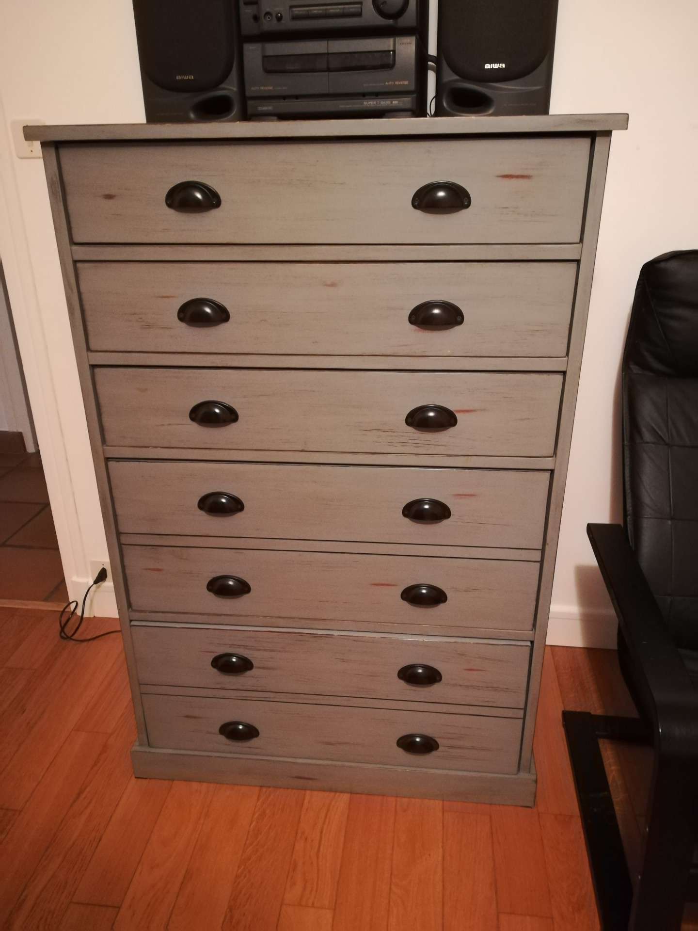 commode 5 tiroirs : 50e 